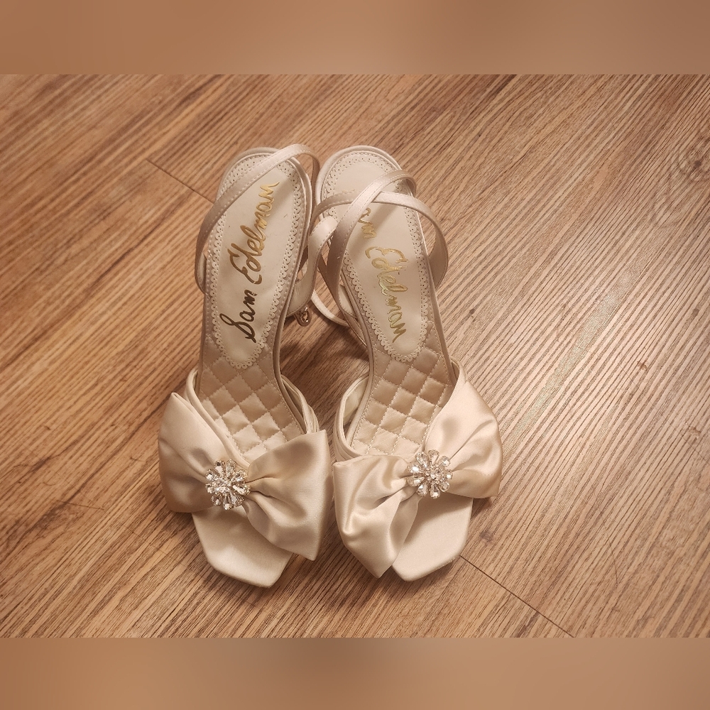 Size  9 Sam Edelman Cream Bow Heels - Picture 5 of 10